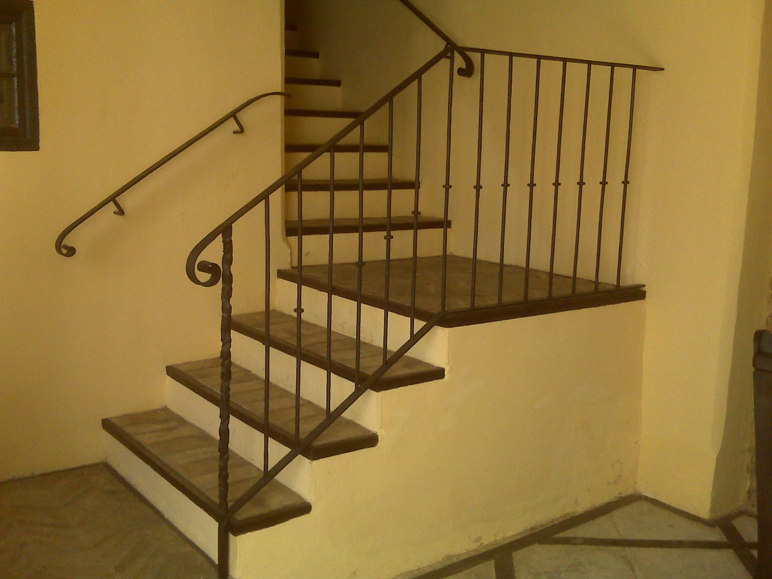 Cualidades de las Barandillas de forja para escaleras de interior